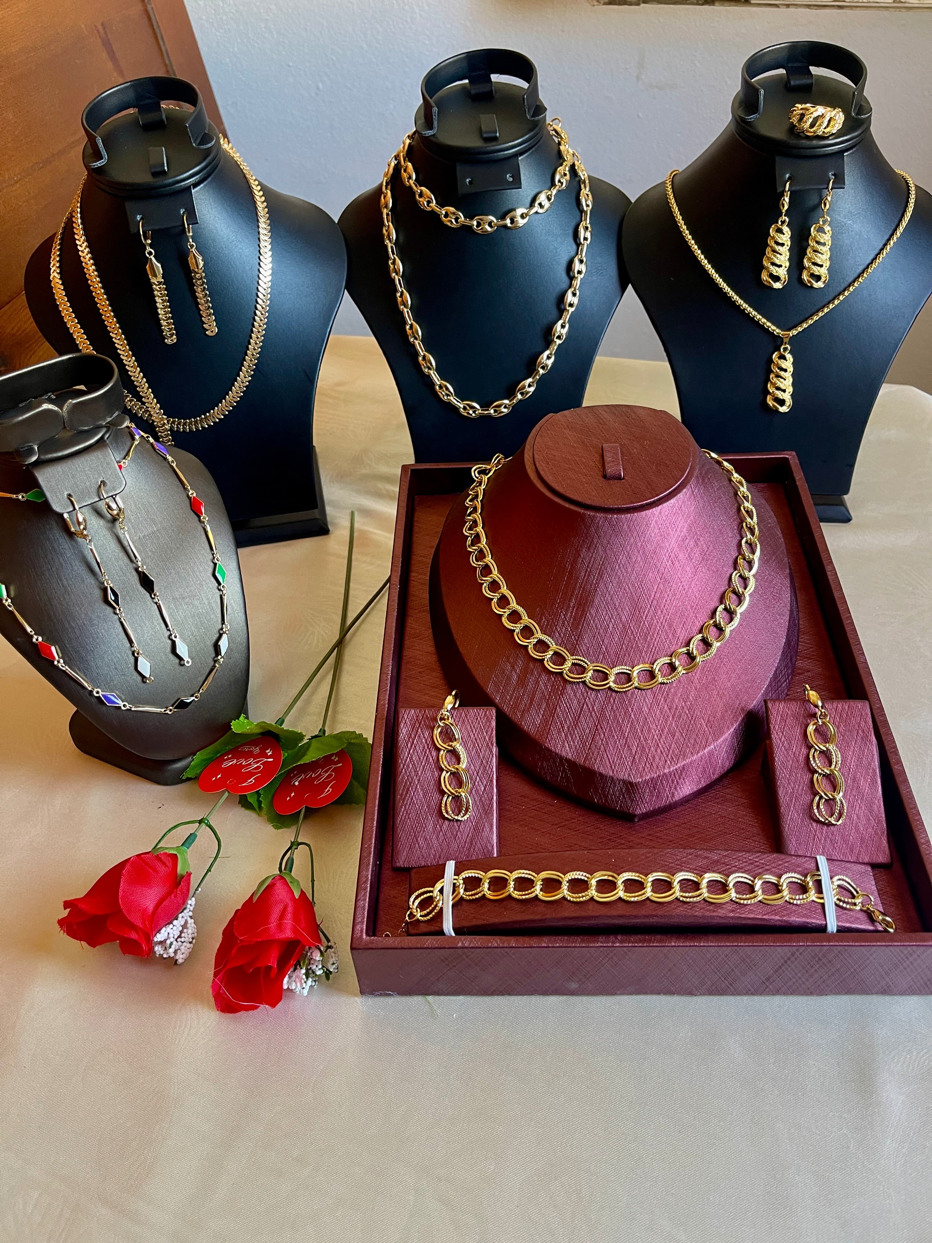 طقم مجوهرات