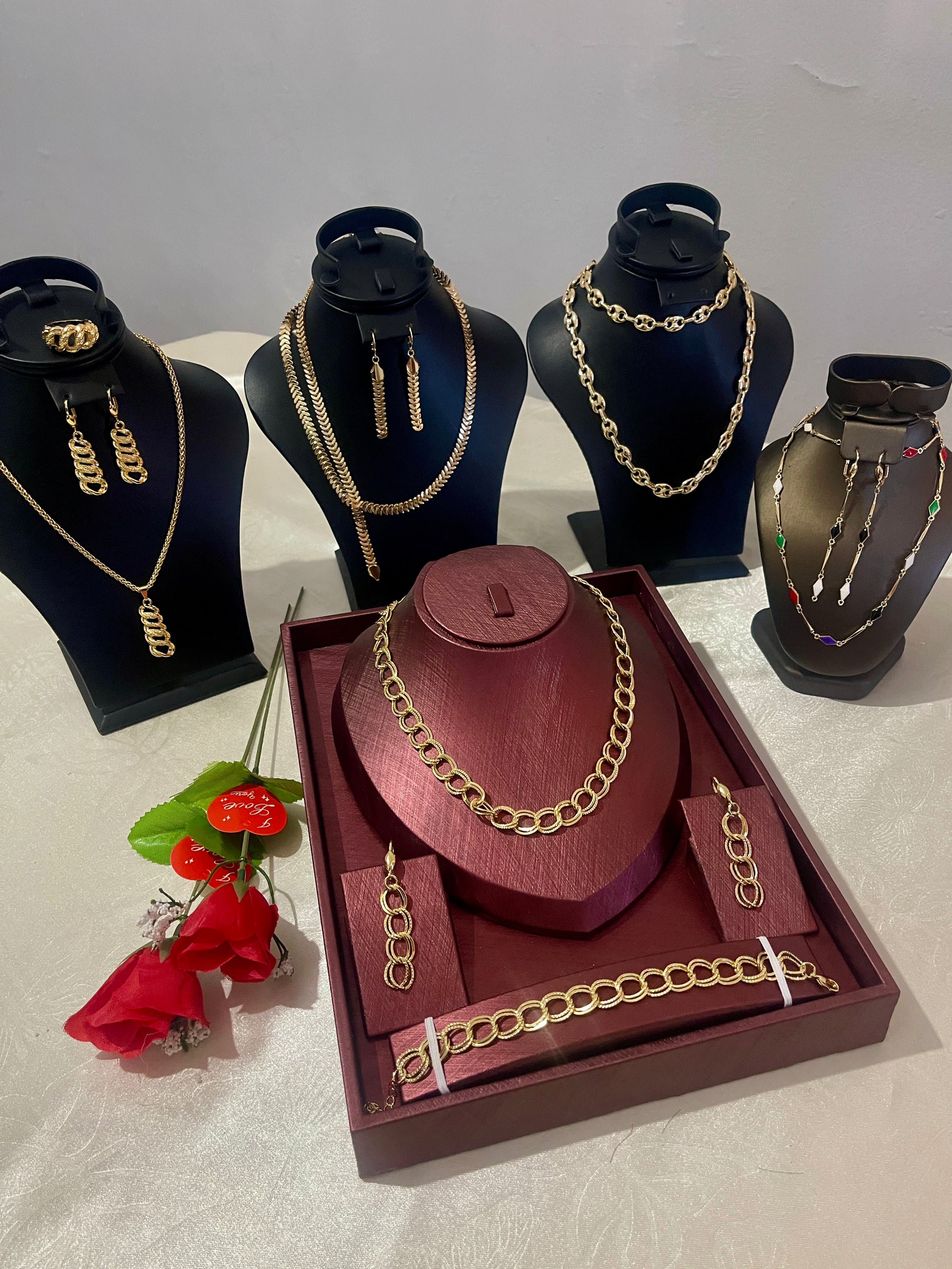 طقم مجوهرات